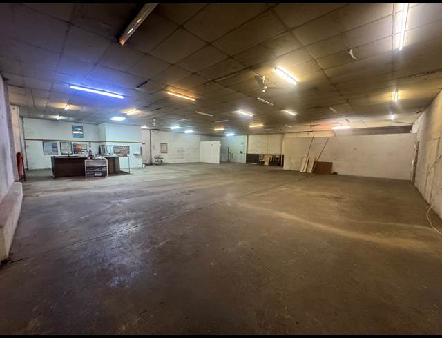 300M² WAREHOUSE TO LET IN WYNBERG