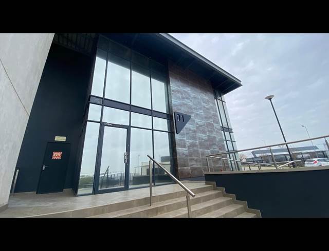 1,100M² WAREHOUSE TO LET IN LOUWLARDIA