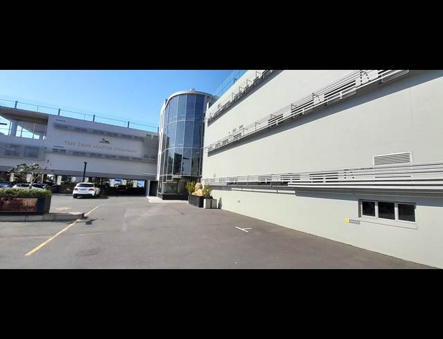 165M² OFFICE TO LET IN POINT WATERFRONT