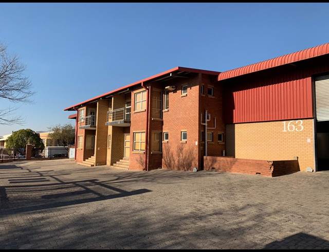 1,100M² WAREHOUSE TO LET IN NORTH RIDING