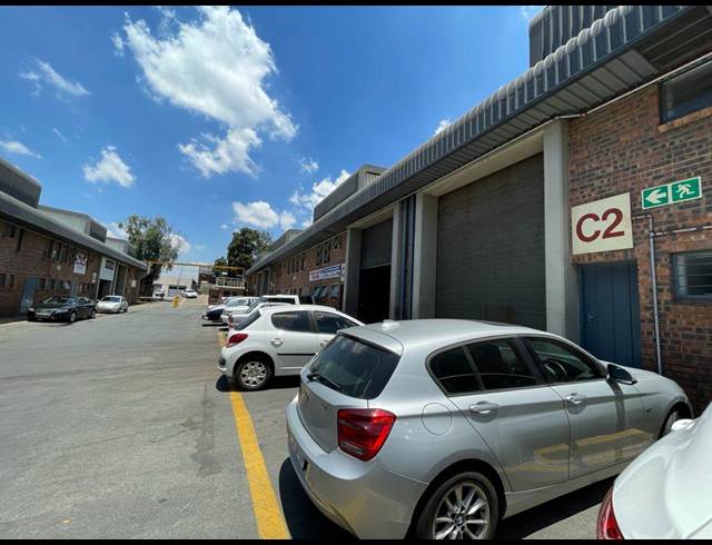 390M² WAREHOUSE TO LET IN STRIJDOMPARK
