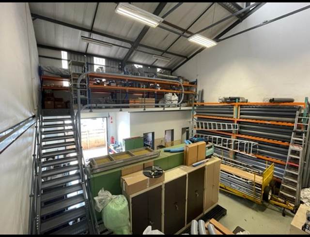 INDUSTRIAL PROPERTY TO RENT IN HENNOPSPARK