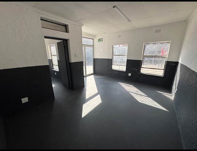 377M² WAREHOUSE TO LET IN WYNBERG