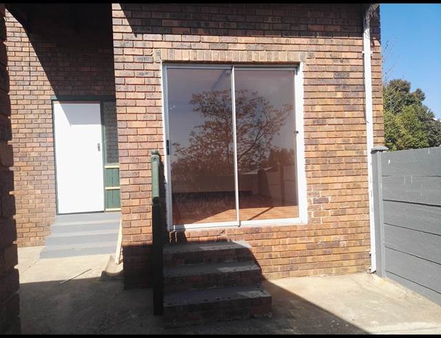 4 bed property to rent in LUIPAARDSVLEI 246 IQ