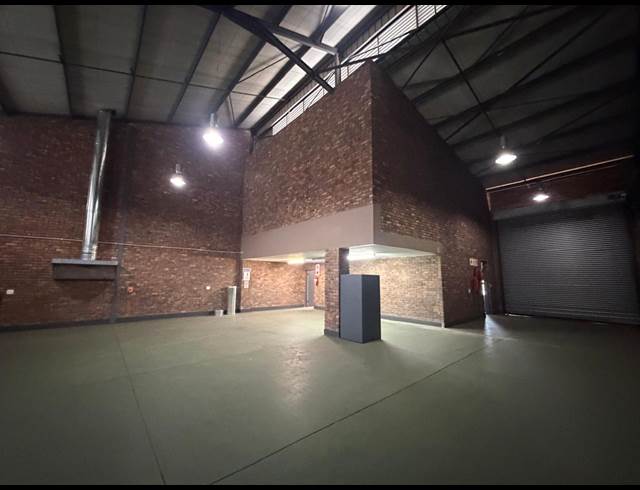 327M² WAREHOUSE TO LET IN CLAYVILLE