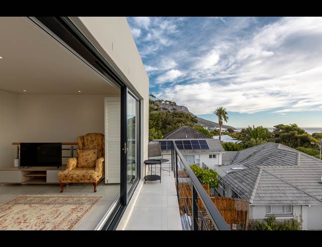 2 BEDROOM APARTMENT TO LET IN CAMPS BAY