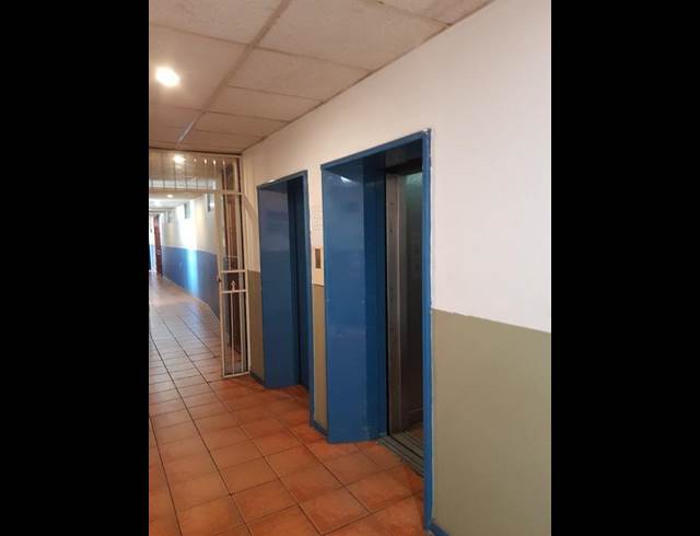BUSINESS PROPERTY TO RENT IN ROODEPOORT CENTRAL