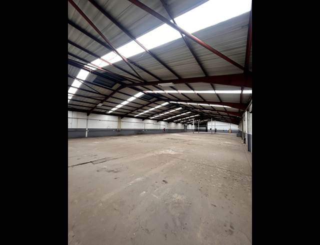 1,582M² WAREHOUSE TO LET IN ANDERBOLT
