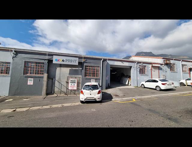 378M² WORKSHOP TO LET IN WOODSTOCK