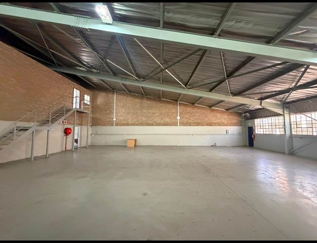391M² WAREHOUSE TO LET IN HALFWAY HOUSE