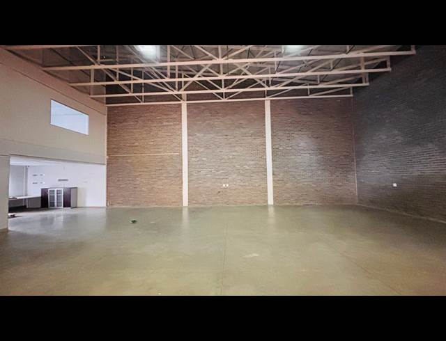 450M² WAREHOUSE TO LET IN STORMILL