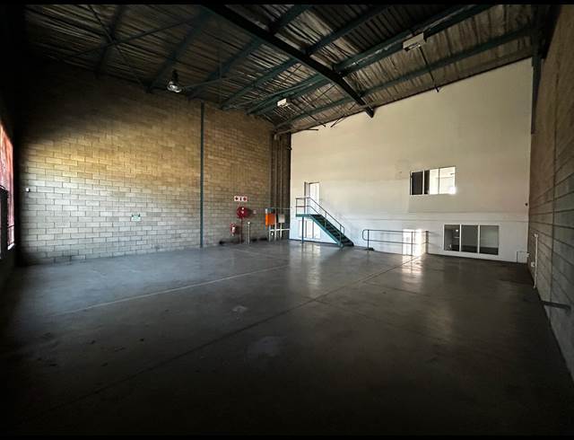 294M² WAREHOUSE TO LET IN EASTGATE