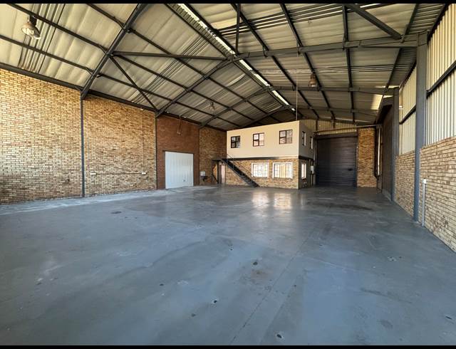 385M² WAREHOUSE TO LET IN PRINCESS AH