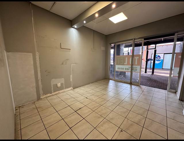 147M² RETAIL TO LET IN MODEL PARK