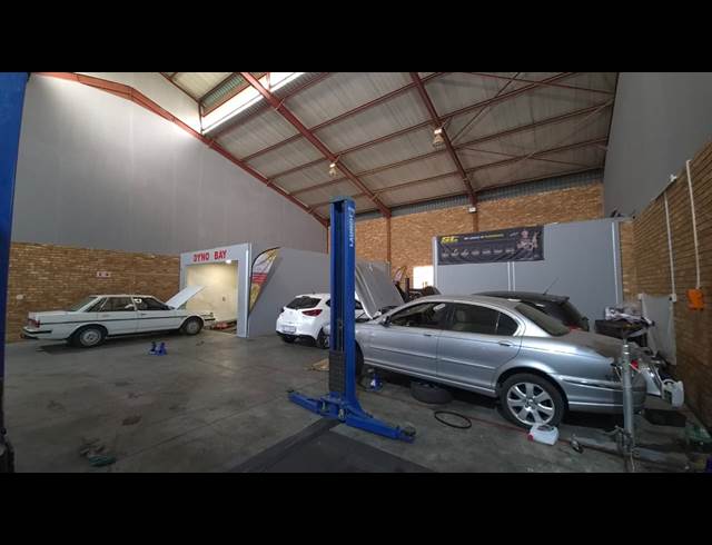 430M² WAREHOUSE TO LET IN HENNOPSPARK