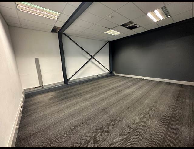 1,000M² OFFICE TO LET IN WOODSTOCK