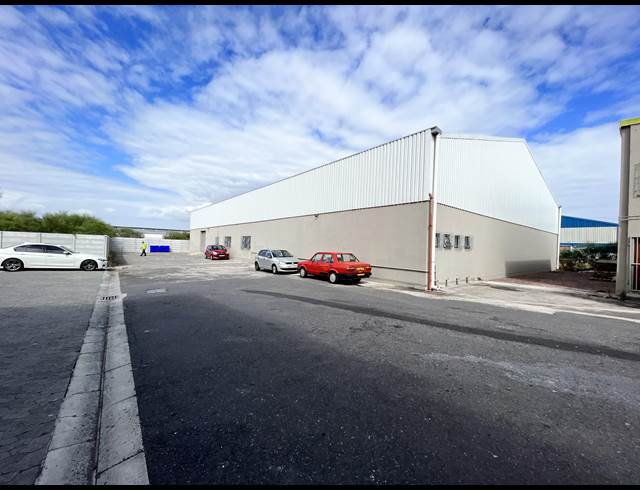 1,050M² WAREHOUSE RENTED IN EPPING INDUSTRIAL