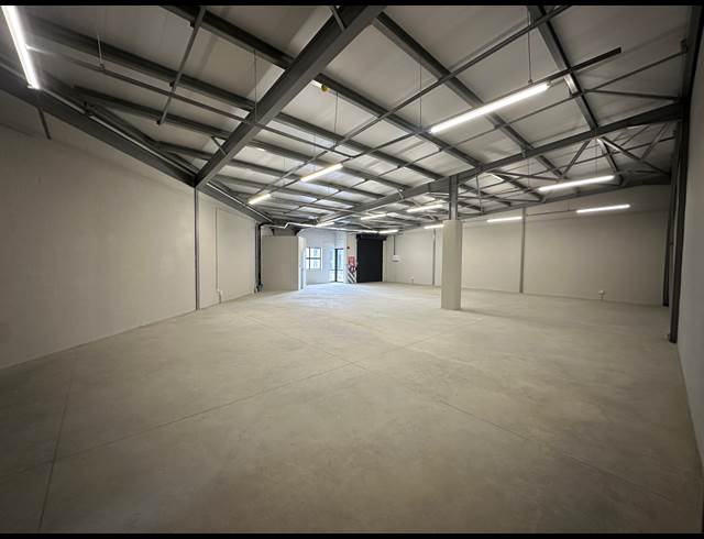 256M² BUSINESS TO LET IN MILNERTON CENTRAL