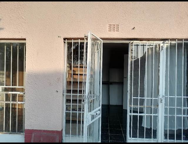 1 bed property to rent in MONDEOR