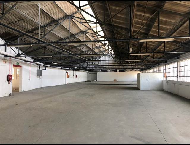 2,100M² WAREHOUSE TO LET IN BELLVILLE SOUTH