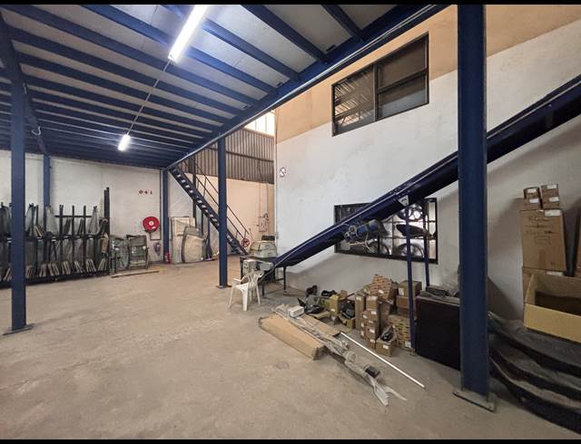 734M² WAREHOUSE TO LET IN RIVERHORSE VALLEY