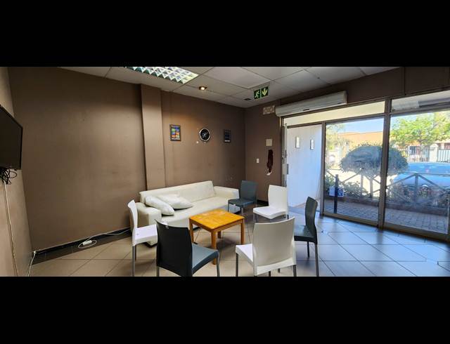 330M² OFFICE TO LET IN ISANDO
