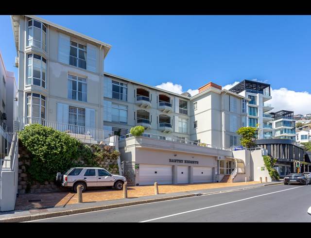 2 BEDROOM APARTMENT RENTED IN BANTRY BAY