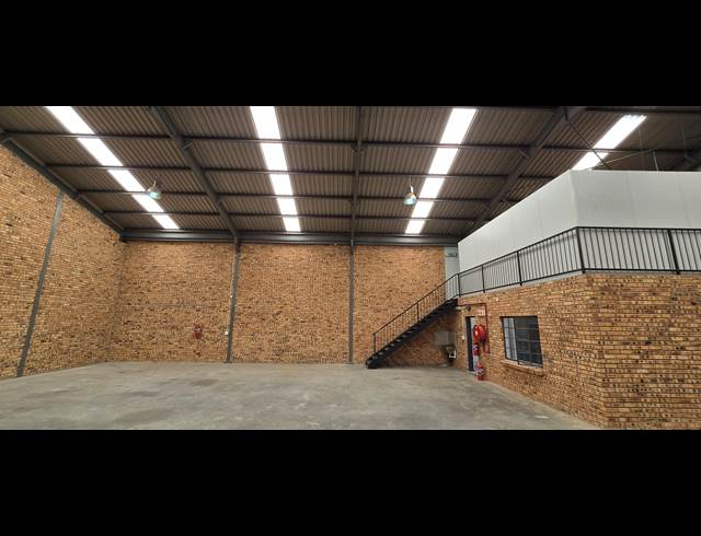 338M² WAREHOUSE TO LET IN STRIJDOMPARK