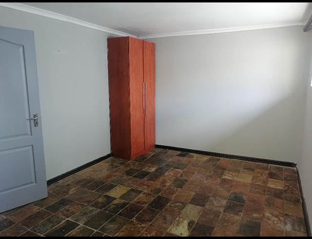 1 bed property to rent in WINCHESTER HILLS