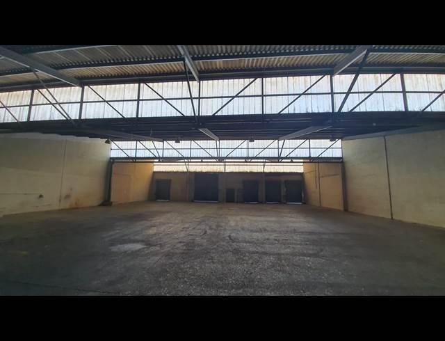 726M² WAREHOUSE TO LET IN AIRPORT INDUSTRIA