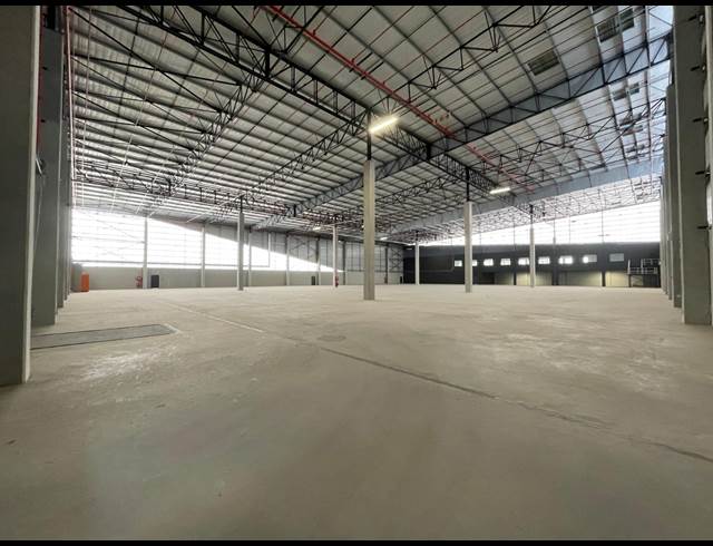 4,883M² WAREHOUSE TO LET IN WATERFALL