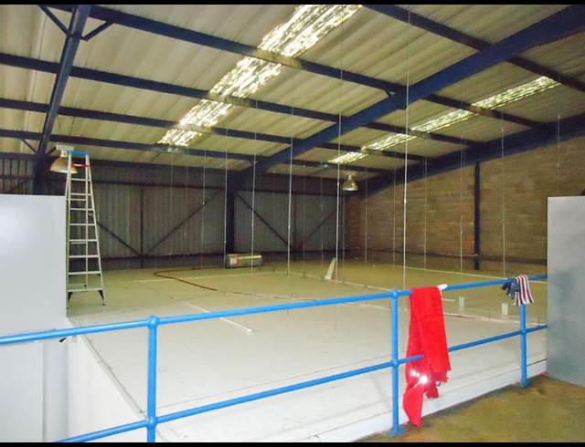 830M² WAREHOUSE TO LET IN JET PARK