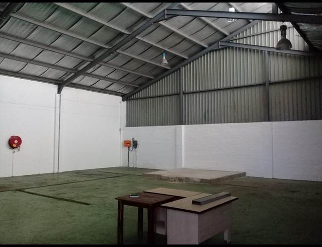 390M² WAREHOUSE TO LET IN EPPING INDUSTRIAL