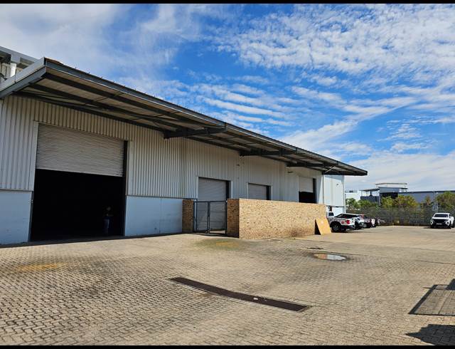 1,545M² FACTORY TO LET IN LANSERIA