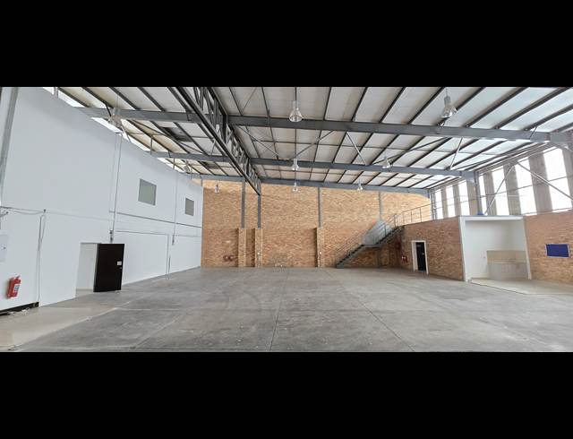 875M² WAREHOUSE TO LET IN NORTH RIDING