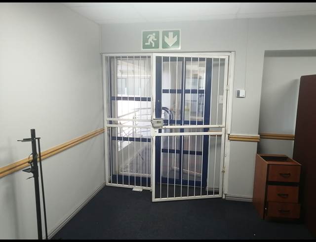 302.72M² OFFICE TO LET IN WESTVILLE