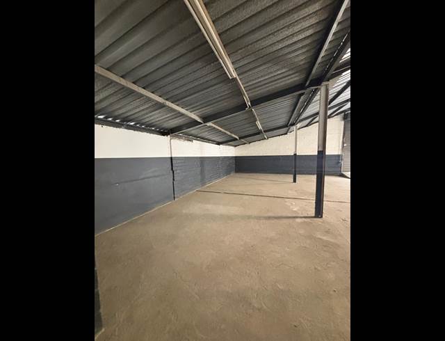 185M² WAREHOUSE TO LET IN PEERLESS PARK