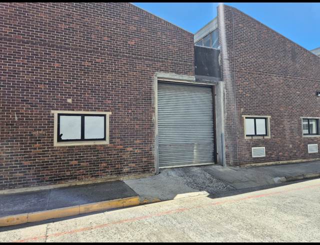 732M² BUILDING TO LET IN RETREAT INDUSTRIAL
