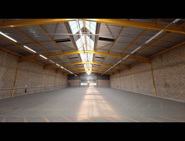 1,046M² WAREHOUSE TO LET IN ROBERTVILLE