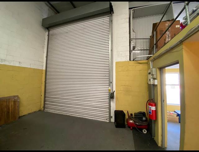 100M² WAREHOUSE RENTED IN PAROW INDUSTRIAL