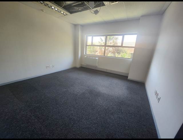 1,153M² OFFICE TO LET IN RANDJESPARK