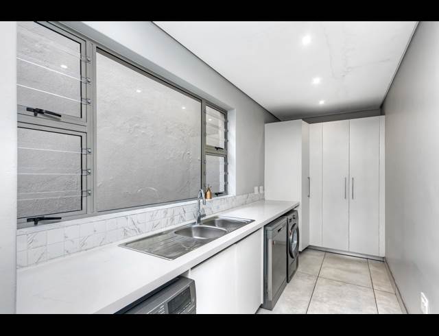 6 BEDROOM CLUSTER TO LET IN MORNINGSIDE