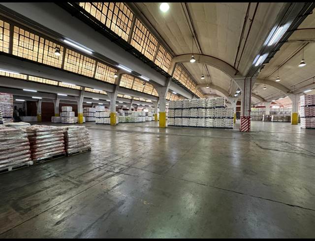 7,000M² WORKSHOP TO LET IN INDUSTRIA WEST