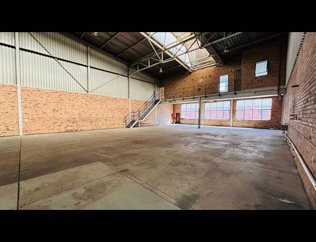 850M² WAREHOUSE TO LET IN STORMILL