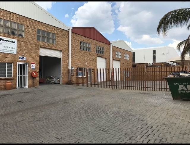 250M² WAREHOUSE TO LET IN LASER PARK