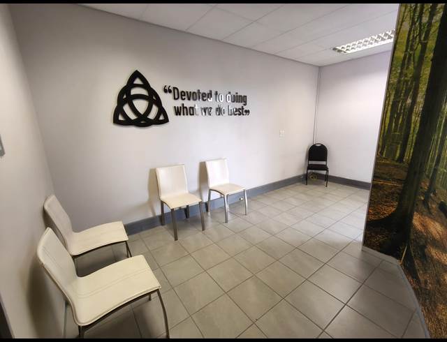 115M² OFFICE TO LET IN FOURWAYS