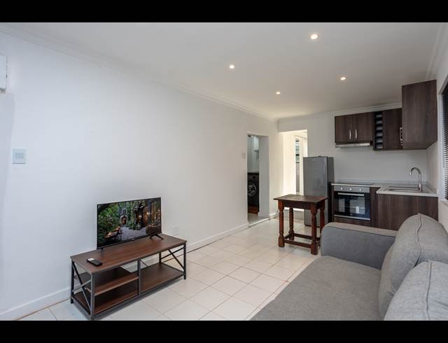 1 BEDROOM FLAT TO LET IN CLAREMONT