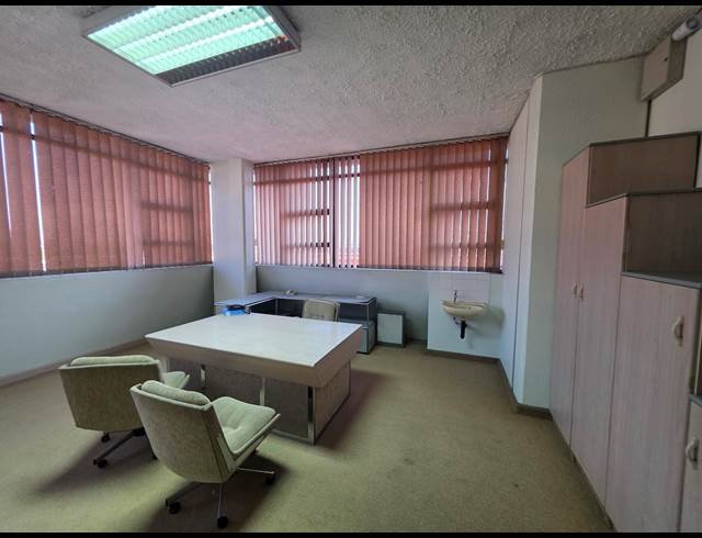 100M² OFFICE TO LET IN DURBAN CENTRAL