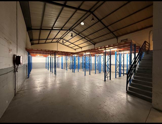 380M² WAREHOUSE TO LET IN PAROW INDUSTRIAL