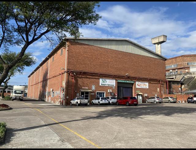 2,188M² FACTORY TO LET IN NEW GERMANY